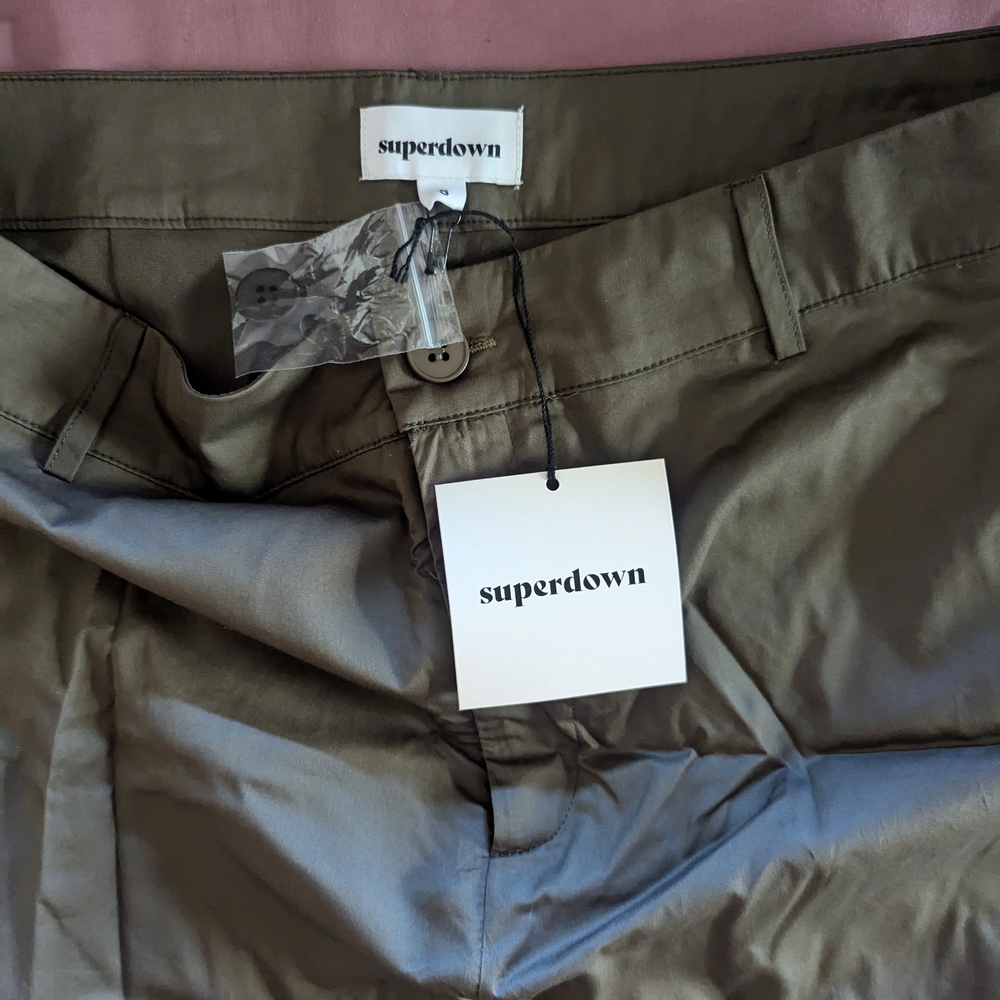 Superdown Jasmina Cargo Skirt in Green - Midi, Pencil, Ruched Detailing - Picture 3 of 3
